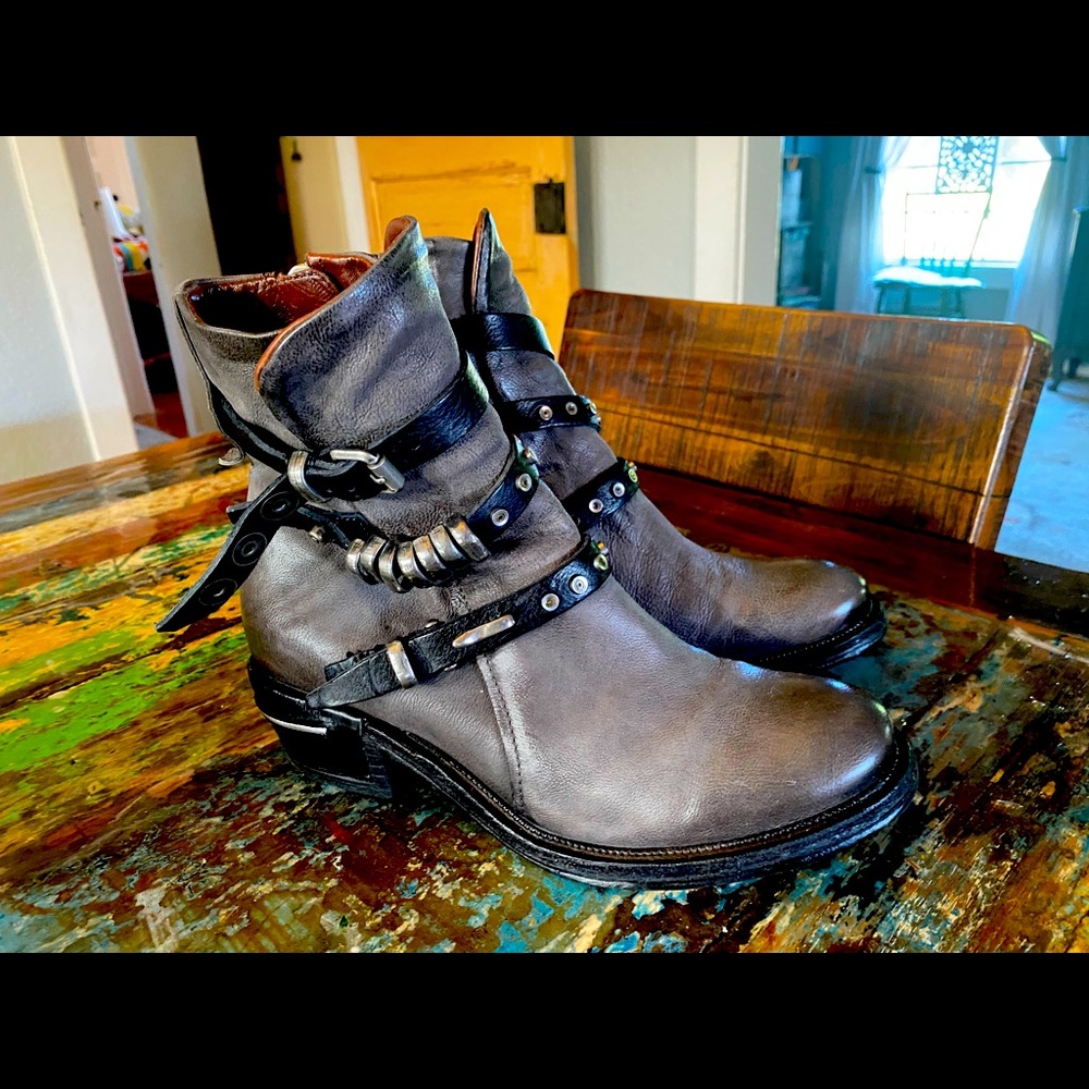 Women’s as98 gray boots size 39 brand new